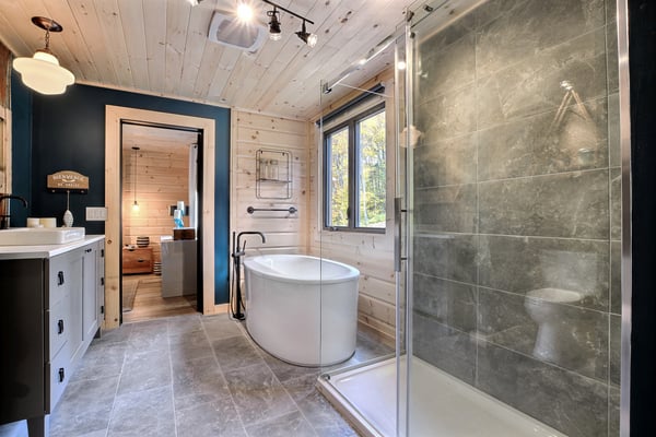 Timber Block Eastman Master Bathroom 