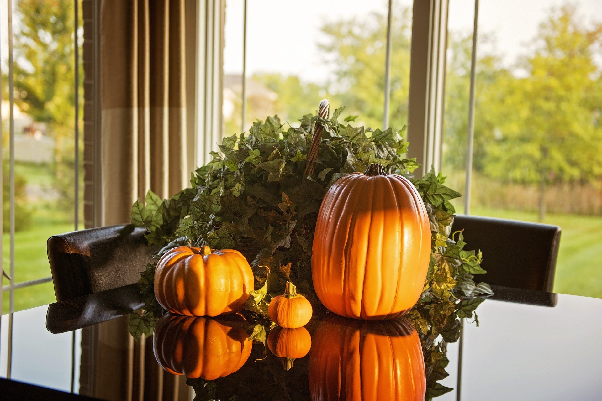 table-pumpkins